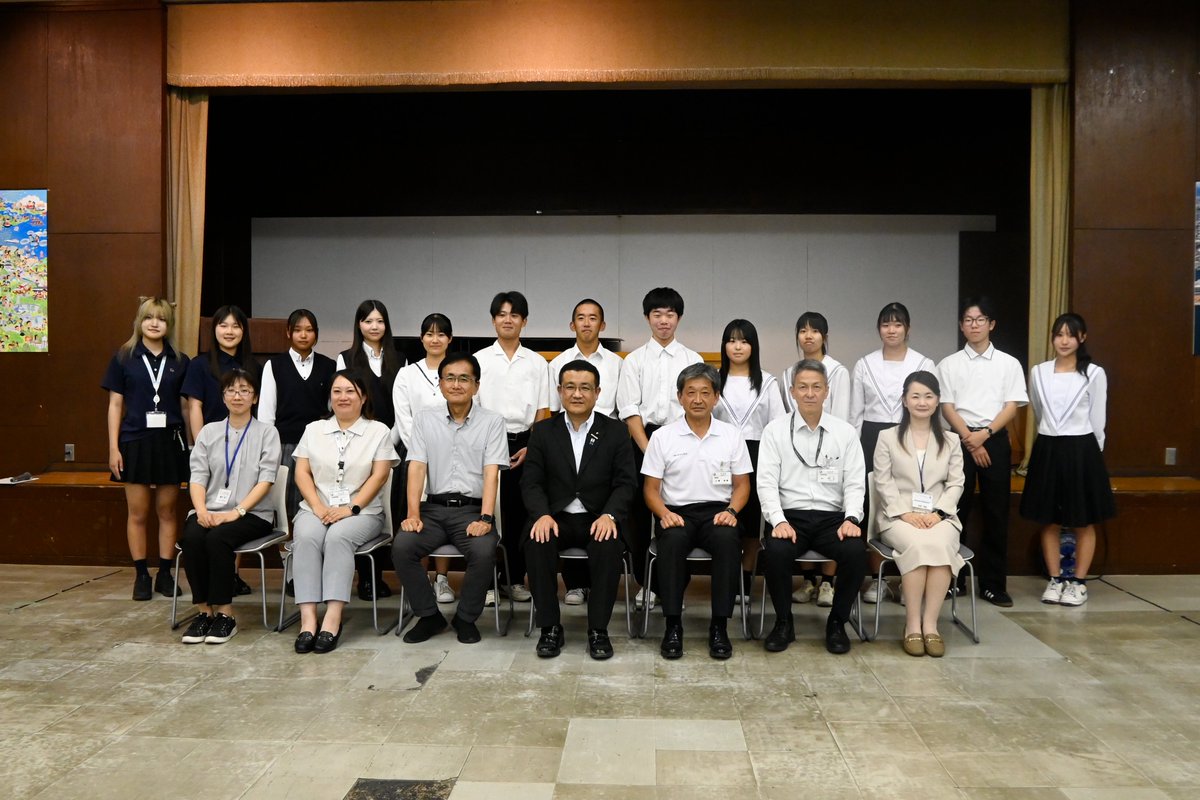 imabari_city's tweet photo. 姉妹都市（アメリカ・レイクランド市）へ派遣される高校生の結団式が行われました🌎 https://t.co/wNMzZy2Uj2