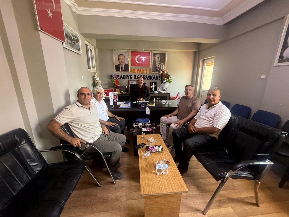AKPartiMuradiye's tweet photo. BEM-BİRSEN Şube Başkan adayı Sn. Abdurrahman SUNUCU ilçe Başkanımız Sn.@KutbettinDrmz65'ı ziyaret ettiler. Nazik ziyaretlerinden ötürü kendilerine teşekkür ediyoruz.
@ArvasAbdulahat @Recep_ayd25 @AK_PartiVan @abdulkerimince4 https://t.co/G5aXZKSpm1