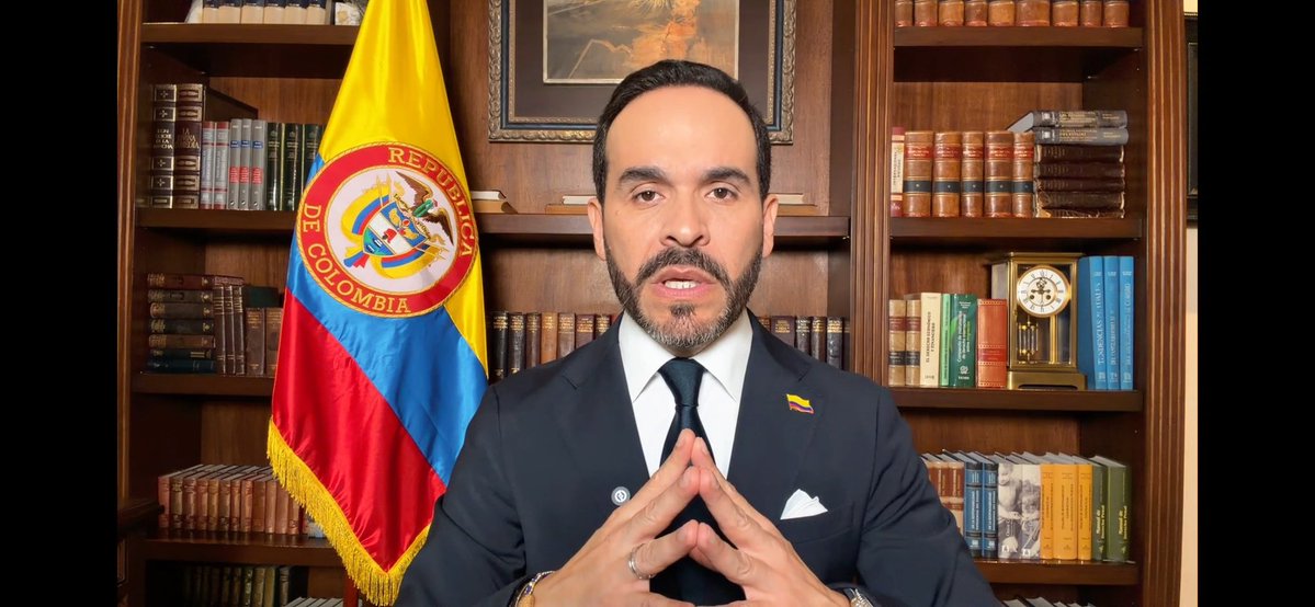 AndresMejiaV's tweet photo. Más que simples cambios de gobierno, Colombia está atravesando un cambio de era en su historia política. 

Explico esta idea en Descartes en Bata (link en el siguiente post) 👇 https://t.co/JRAMLvCr5s