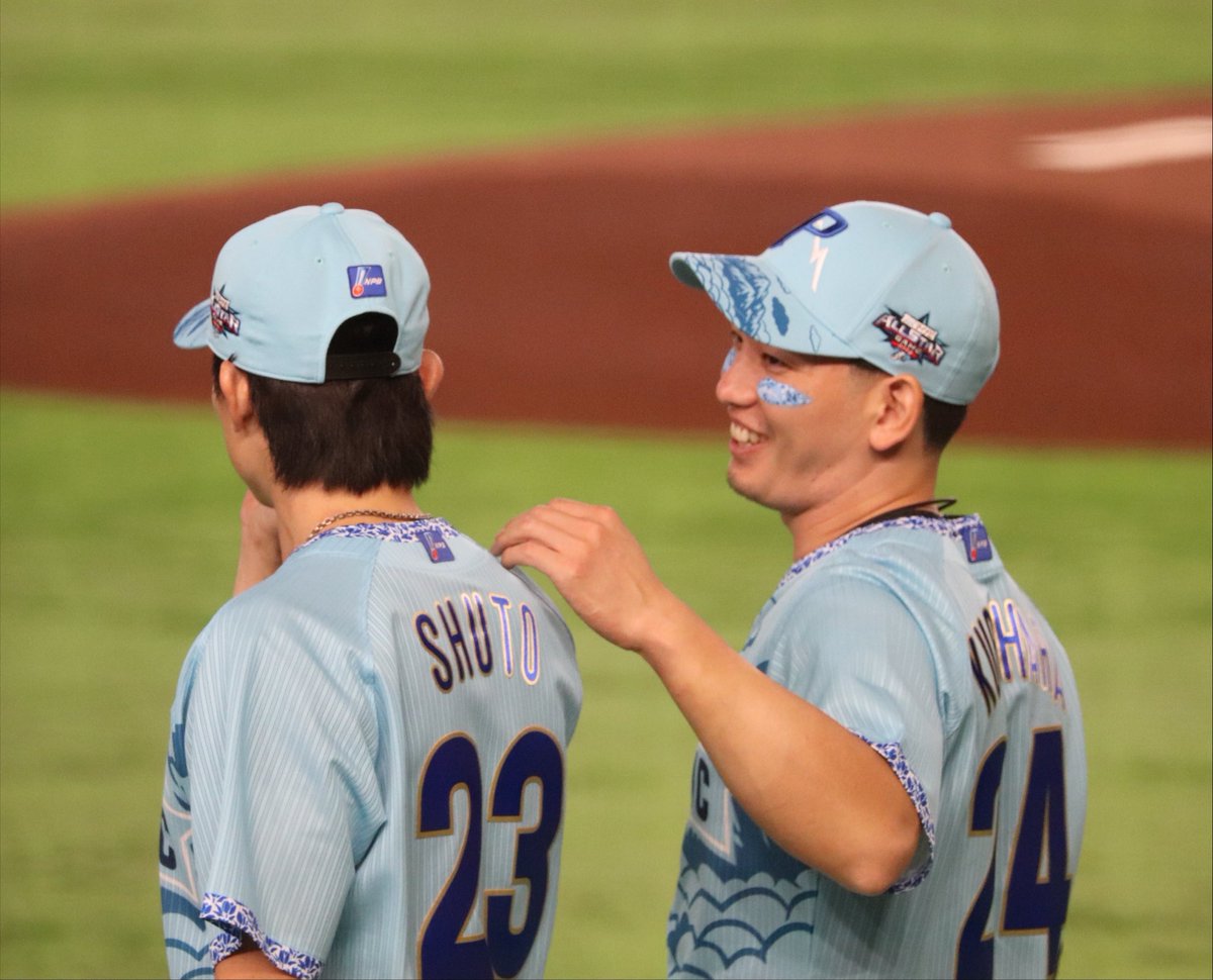 INA23777's tweet photo. 相変わらずこの2人はずっと一緒にいました👀
#周東佑京 #栗原陵矢 #sbkawks https://t.co/drvgRUD3an