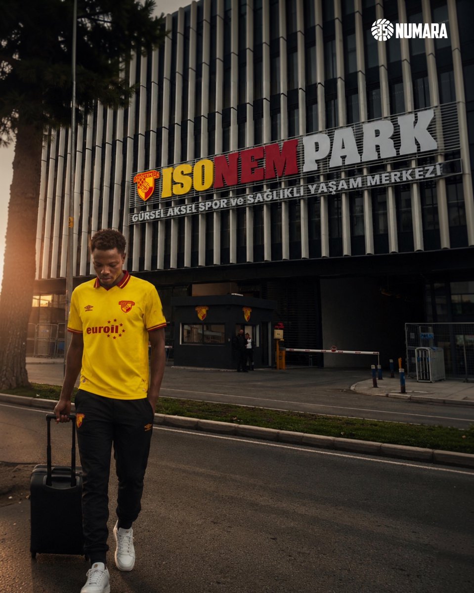 35Numaracom's tweet photo. 🚨 Musah Mohammed için veda vakti. 👋 

Bekir Turaç Böke’nin Göztepe’mize transferi kapsamında Musah Mohammed, Sivasspor’a verilecek. 🤝 

(@oguzhanayigit) https://t.co/aSd4sh0At0