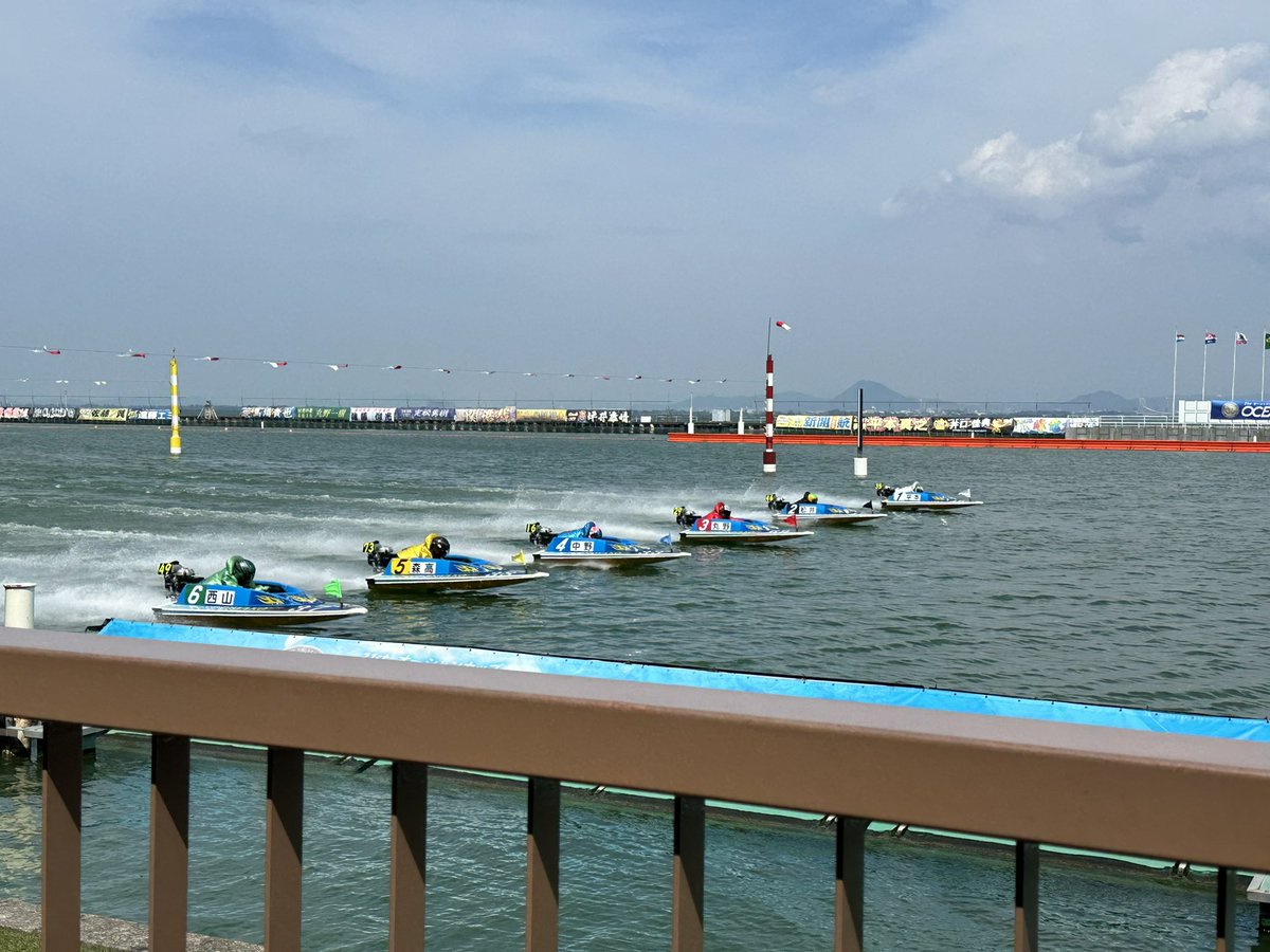 0927ytk's tweet photo. 朝からボートレース行って来た！！
タコ負けかましたけど、典愛が可愛いかったからもうなんでも良い！！！
行って良かった！！！ https://t.co/5CsG639WsH