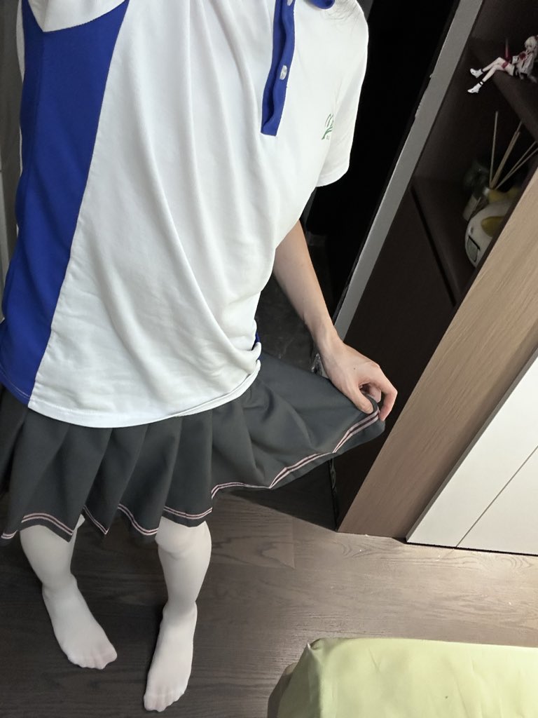 Kevi_Nya's tweet photo. 不愧是中式jk，连我这种吊丝穿着都好看😋 #jk #男の娘 #白丝 #深圳校服 https://t.co/ioNqW4dDS0