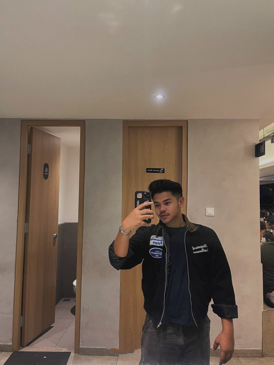 papazeroyd's tweet photo. Halloo #jogja #pijatjogja #gayjogja avail wa 089517993000
Tele Raispjr https://t.co/FuU2JxPAei