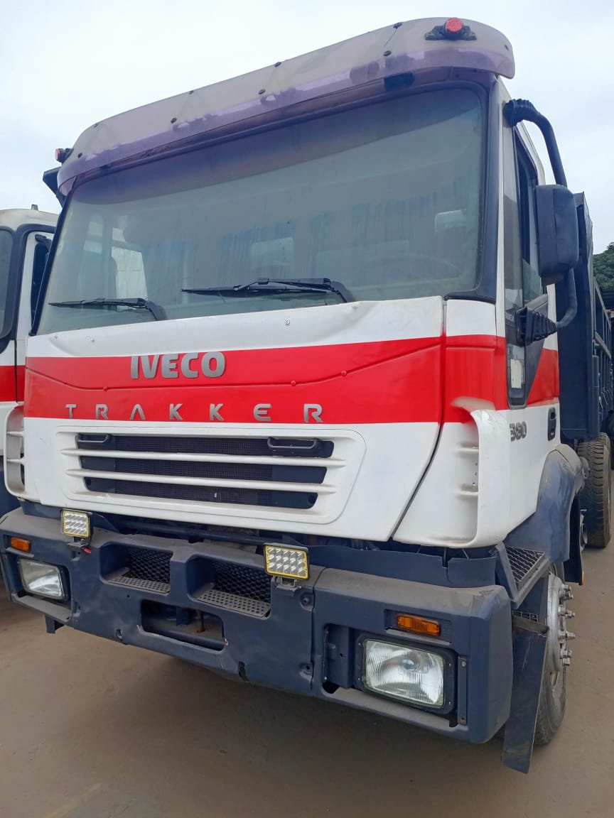 DeProximite's tweet photo. DEUX (2) CAMIONS BENNE À VENDRE !!!
(*) MERCEDES BENZ ACTROS,
TRAKK, 14m3,10 https://t.co/CYWfFpk1hy
