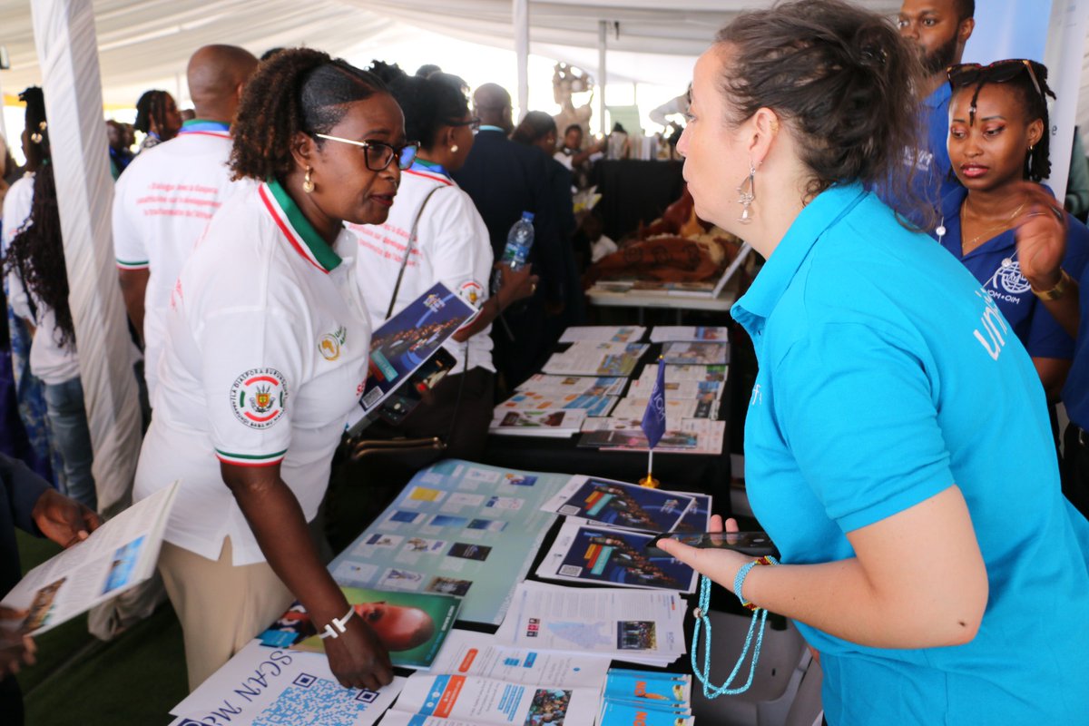 UNICEF_Burundi's tweet photo. Premier jour de la Semaine de la Diaspora : @UNICEF y était !
Un stand, des échanges, une conviction : chaque enfant a droit à la protection, aux soins et à un avenir digne. Merci à tous ceux qui sont venus dialoguer avec nous. 🇧🇮 #DiasporaWeek #Burundi https://t.co/Q664J52Lcz