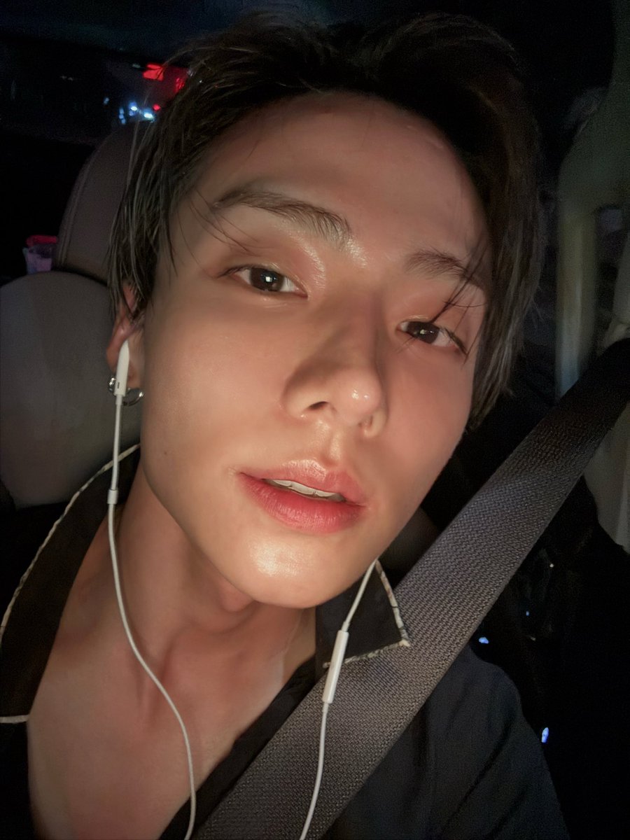 leowoned's tweet photo. 260730 plus chat update ➕💬

🥀 (y/n) what are you doingg

#SANGWON #상원 https://t.co/zxG3bCyfvd
