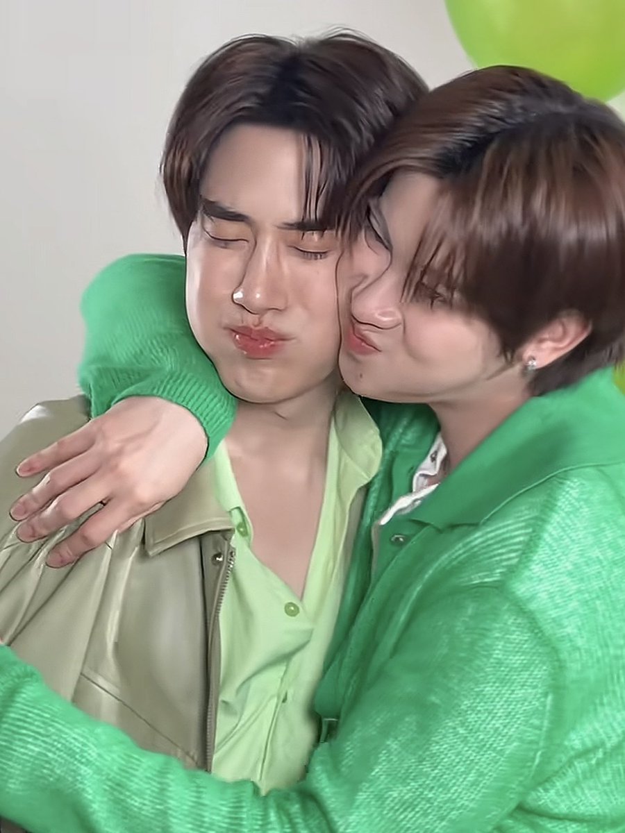 myfirstloveone's tweet photo. ช่วยเติ้ลด้วย555555555555555555555555555 https://t.co/AthTyu0smM