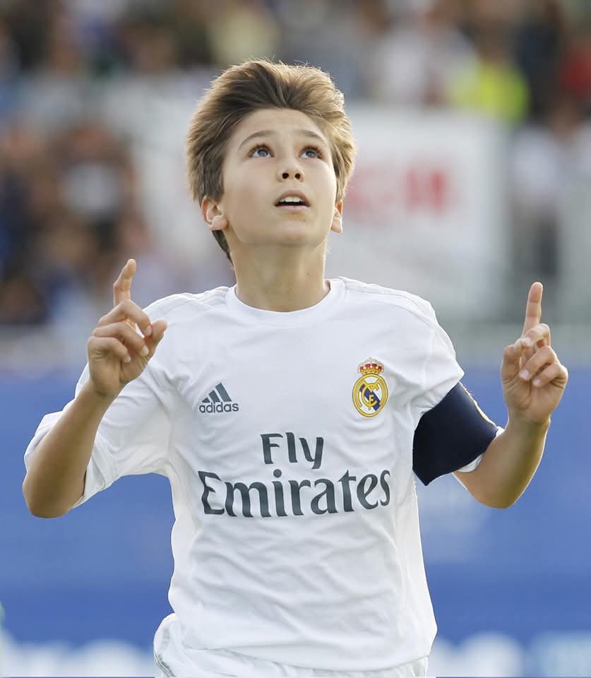 Mario___RM's tweet photo. Tal vez el destino te tiene guardado un reencuentro con el club de tu vida.

Mientras tanto, todos los madridistas te apoyaremos donde estés, mereces triunfar, Gonzalo. https://t.co/2pIUCEzpTh