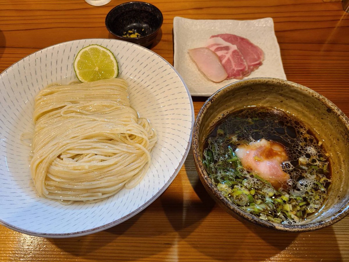 menyachakura's tweet photo. #新宮寺に行きました!!めっちゃ美味しかった🍜
実はお腹空いてなかったけど、美味しくてラーメン１つ頼めばよかった💦
(お腹空いてないから自分の分は買っていない) https://t.co/F0wTQiiyYz