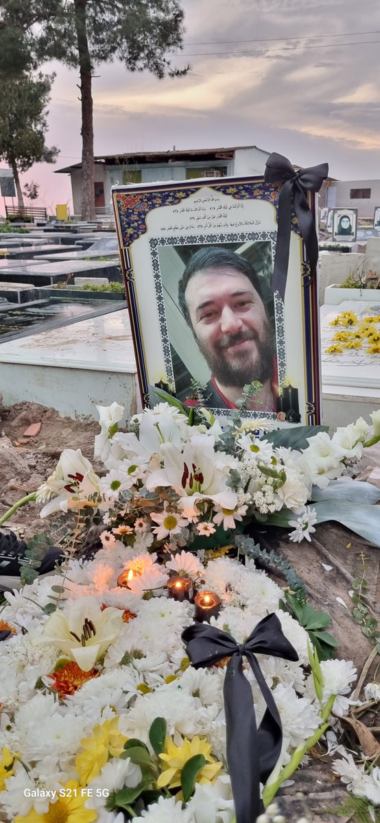 iib93r's tweet photo. داداش قهرمان و شجاعم مجید جان
تورو از ماگرفتند،اما هرگز از قلب مت نرفتی،
یادت همیشه زنده است و نامت جاودانه جای خالی ات تاابد در دل ماست 
کشته شده ی دی ماه در خیابان پیروزی تهران
#فرزند_ایران_جانفدای_میهن 
#مجید_فرخزاد_ممشلی #پسر_ترک_قزلباش #۱۸دی۱۴۰۴ https://t.co/1atwS5eSVe
