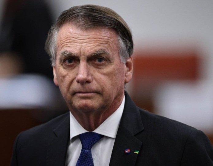 paulodetarsog's tweet photo. O Bolsonaro foi acusado pela mídia como "genocida" enquanto tentava proteger o seu povo da ditadura sanitária imposta por pedófilos e assassinos.

Fauci e todos os que colaboraram com este crime contra a humanidade queimarão no inferno. https://t.co/lftxcGGpEg