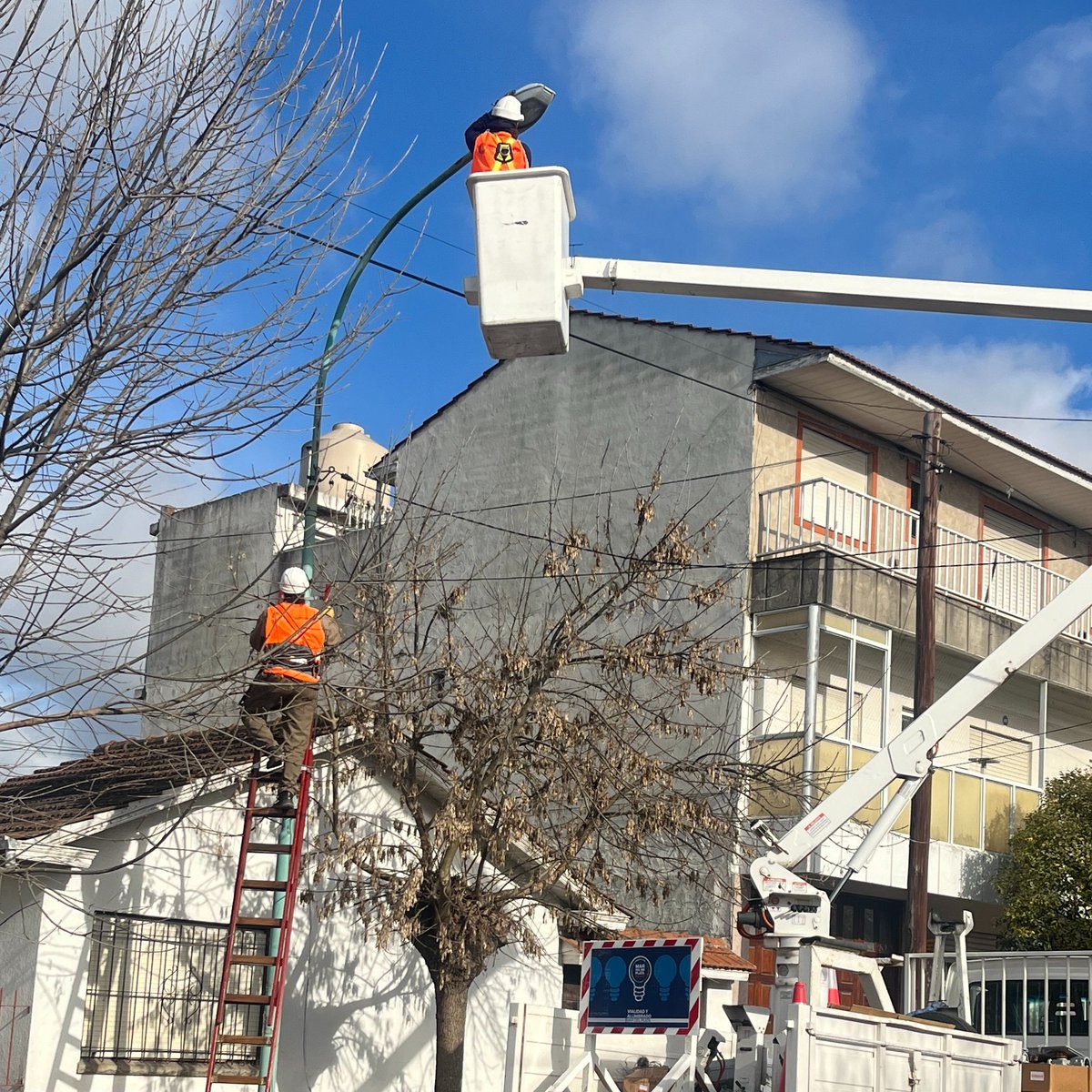 emvialmgp's tweet photo. #Jueves 
Plan Mar del Plata 100 % LED 💡

Barrios - Por sectores
Don Bosco / San Juan 
📍Belgrano entre San Juan y 20 de Septiembre 

Termas Huinco
📍 Rosales entre Don Orione y Cerrito

Villa Primera
📍Ayacucho entre La Pampa y San Juan
📍Necochea entre San Juan e Italia https://t.co/TYeNOYVWsU