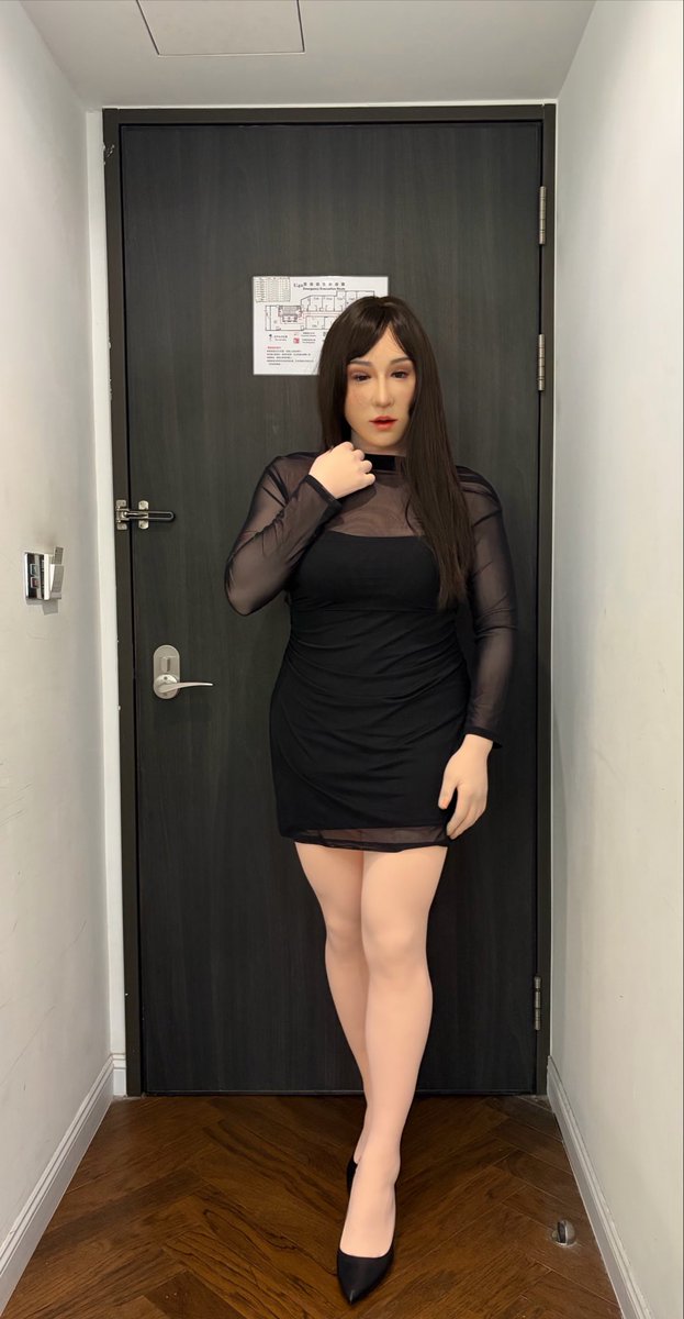 TFDoll's tweet photo. 上次這套洋裝搭配假眼面具
這次來搭配露眼面具

看起來好像些許不一樣的感覺😊

📸 : @9tellariri9 

#女裝娘 #紫薇 #M32普妝 #黑洋裝
#femalemask #偽娘 #迪美斯 
#Dreammask #DreammaskStudio https://t.co/uzcslxgReN