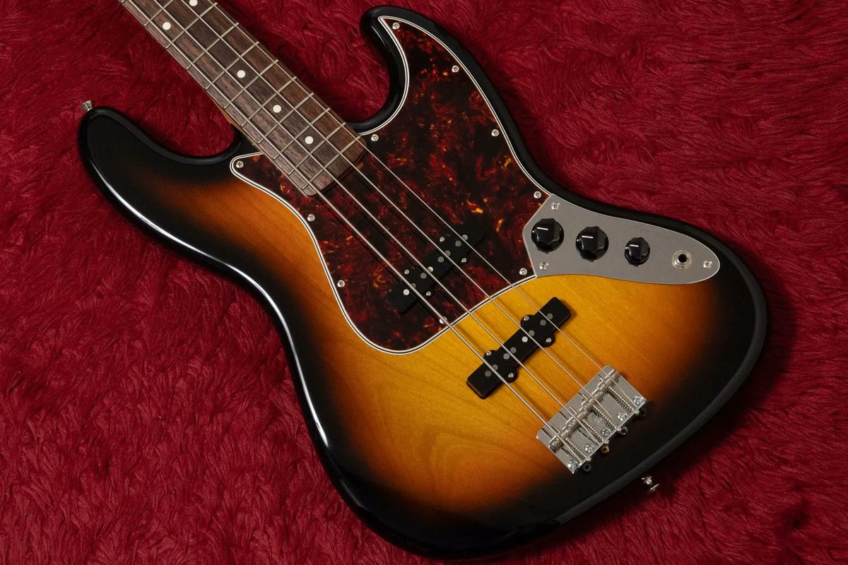 GIB_Yokohama's tweet photo. 【used】J. W. Black Guitars / JWB-JP-JB 3TS 2022 3.920kg #22080【GIB横浜】

ピックアップがLollarに交換されています。
ヴィンテージフィールと高い演奏性、さらに実践的なアップグレードを兼ね備えた、完成度の高い一本です。

田中 https://t.co/X924VBwdhP