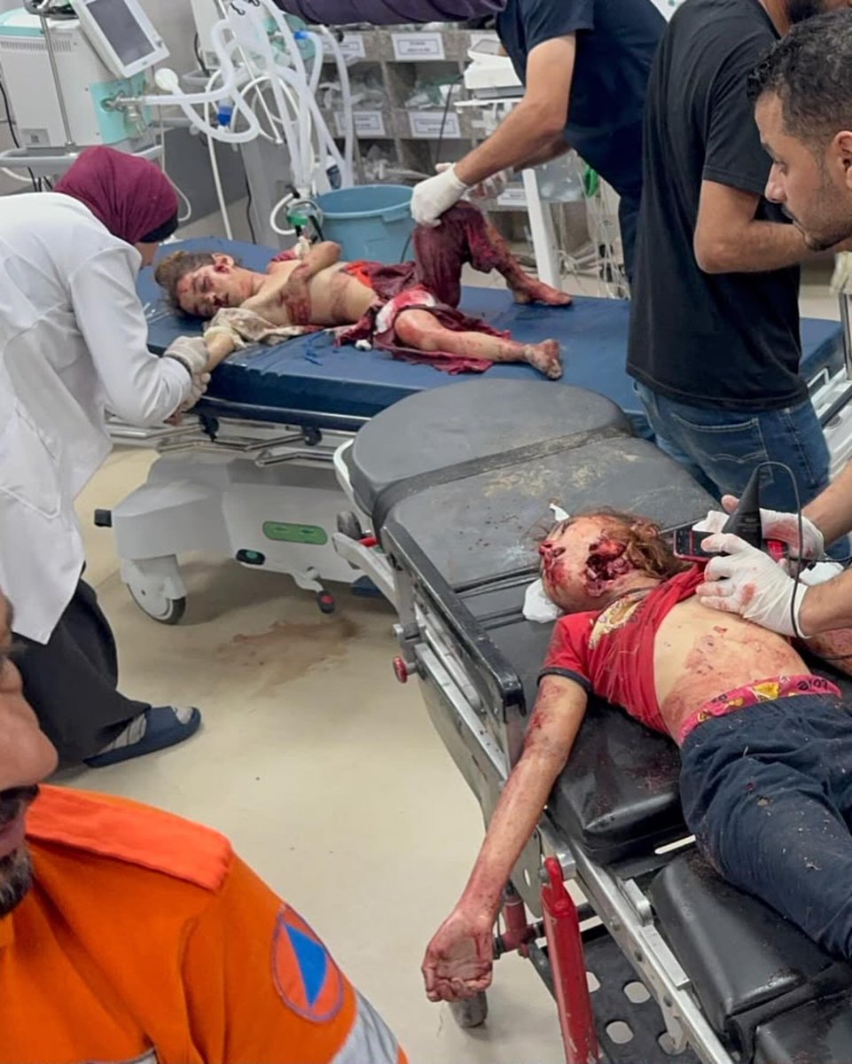 islamasalya88's tweet photo. Bu fotoğraf bir ya da iki yıl öncesine ait değil...

Bu fotoğraf bugün Gazze'de çekildi.

Gazze'de süren katliamlar hâlâ devam ediyor.

Sessiz kalmayın. Gazze hakkında konuşun, yaşananları anlatın. Çünkü Gazze bugün her zamankinden daha fazla sesinize ihtiyaç duyuyor. https://t.co/e4YNOfhXKC