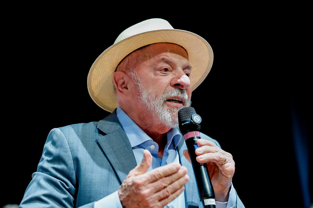 LulaOficial's tweet photo. É uma honra caminhar ao lado do PSB nessa jornada em defesa da democracia e de um Brasil mais justo, desenvolvido e com oportunidades para todos.

Nossa aliança é construída com diálogo, respeito e compromisso com o povo brasileiro. Seguiremos unidos, somando forças para fazer o Brasil continuar avançando. 🇧🇷

📸 @ricardostuckert
