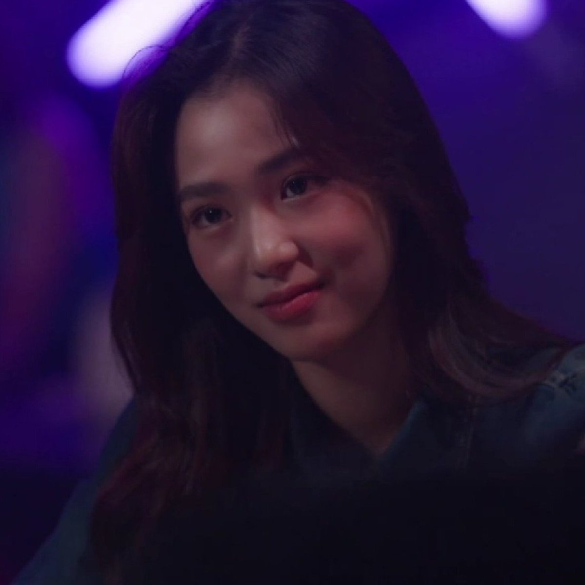 namtanhands's tweet photo. girl who thinks                    girl who loves her
she’s hard to love               with all her heart https://t.co/wUpmU5CqZ9