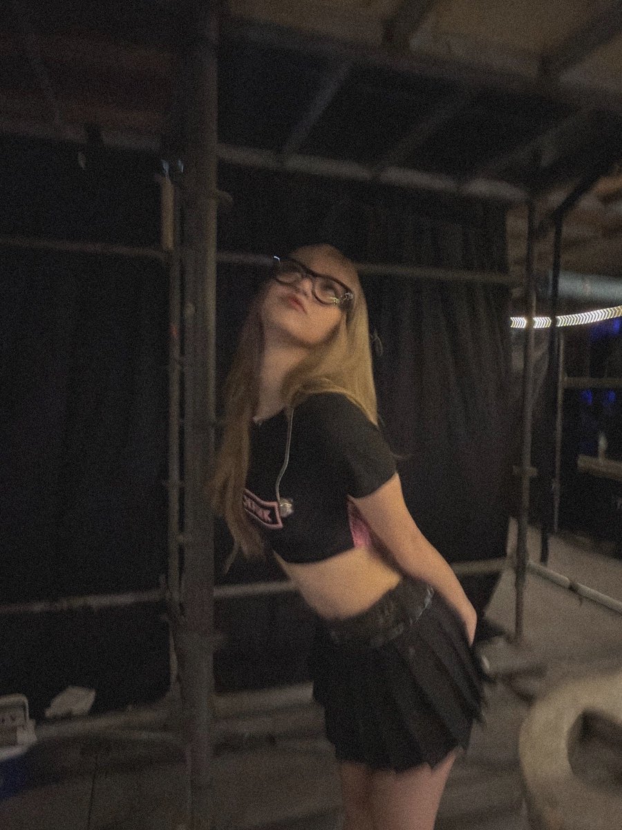 vlalisa's tweet photo. good evening. https://t.co/2p2EUf7tKS