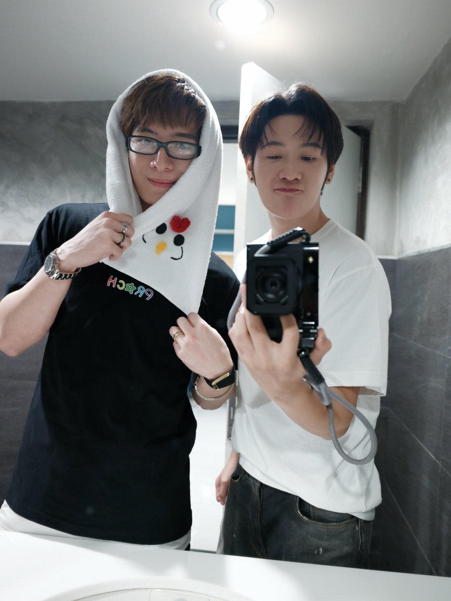 justtan_s's tweet photo. เอ่า กุงงหลาย ขายของก็ยังอวดแฟน มันยังไงนะ🫩😣

#คริสสิงโต https://t.co/FuUhow3a4j