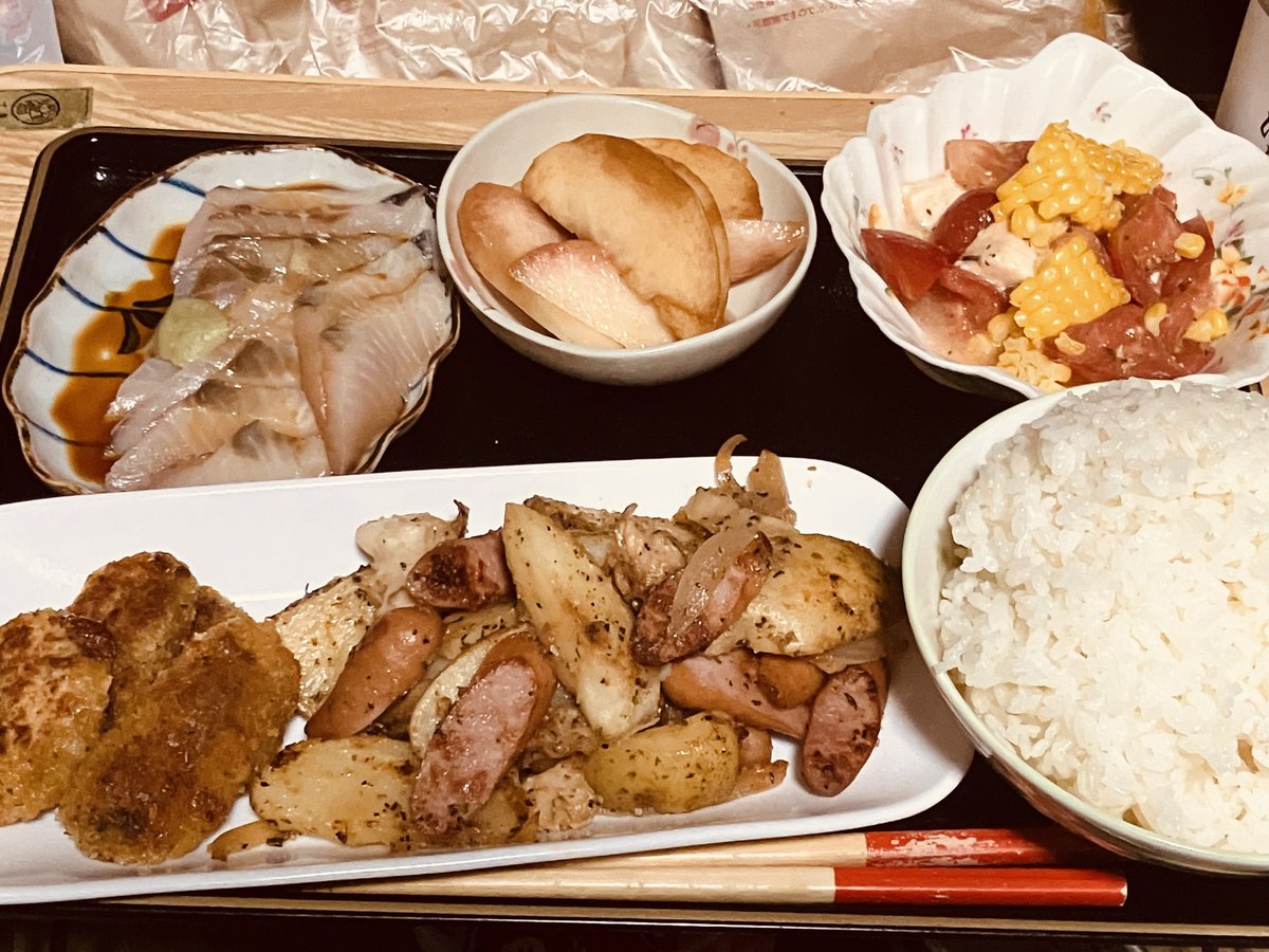 soukatyann's tweet photo. 今日の晩御飯
お刺身❤︎
#料理 #おうちごはん #晩御飯 https://t.co/KIO3x1yCFw