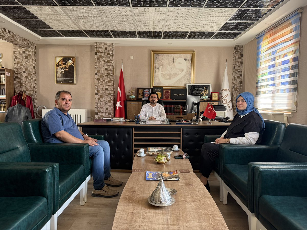Bozovaism's tweet photo. Akçakale İlçemize Aile Hekimi olarak atanan İlçe Sağlık Müdürümüz Dr. Merva TEMİROĞLU veda ziyaretleri kapsamında İlçe Müftüsü Mehmet Faik BAŞARAN’ı ziyaret ettiler.
@merva_nimetoglu @ErhanBerkDR @drmemisoglu https://t.co/zsLoWeTaS2