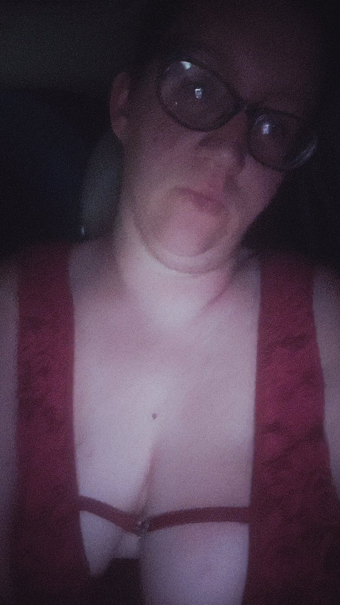 phatmatilda's tweet photo. Got pretty drunk at the lake yesterday https://t.co/HoNu3iWxPA