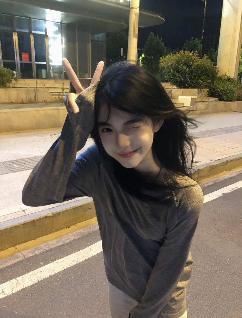 ahspdgp695's tweet photo. 好想听你站在人群里说：我爱你❤️ https://t.co/o3sgGIqvNG