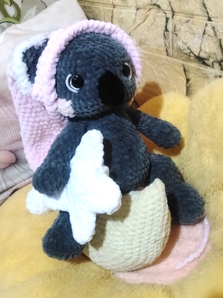 AnaVasic2's tweet photo. I jedna Koalica se privodi kraju... koncici da se uklone, prisije jos neka aplikacija ... I u paketu sa mesecom i zvezdicom ce biti dostupna za vas 🐨🌜🌟🤍❤️ https://t.co/kcqgqgBgyO