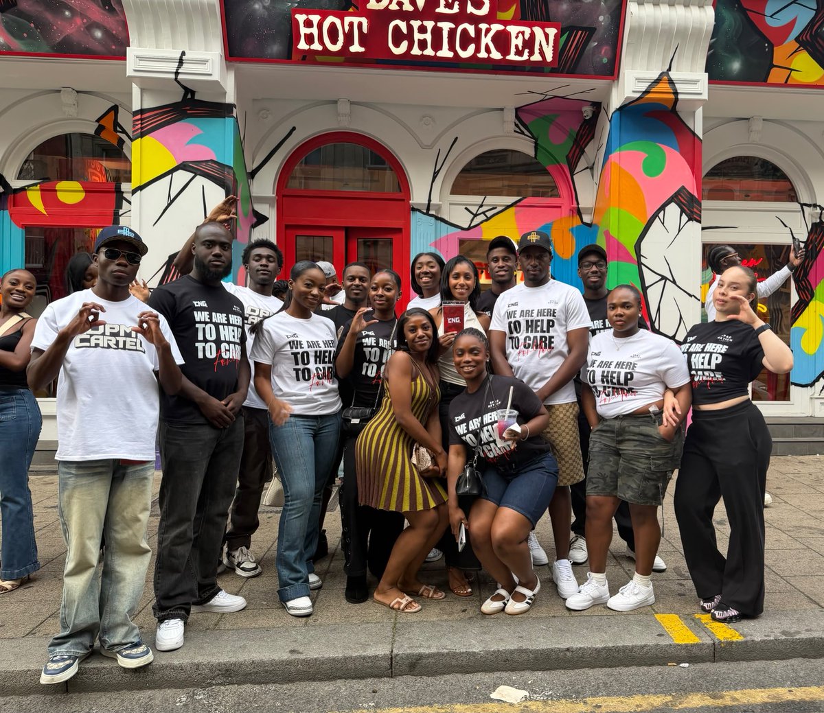 CNGcommunity_'s tweet photo. Sunday, we did what we said we’d do.

500+ people served across the borough of Croydon. Free meals, two stops, one message: Croydon has not been forgotten.

Thank you @hotchickendaves &amp; @kaspasdesserts 🤝 https://t.co/eg5R3fk0qy