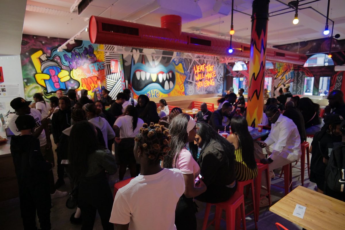 CNGcommunity_'s tweet photo. Sunday, we did what we said we’d do.

500+ people served across the borough of Croydon. Free meals, two stops, one message: Croydon has not been forgotten.

Thank you @hotchickendaves &amp; @kaspasdesserts 🤝 https://t.co/eg5R3fk0qy