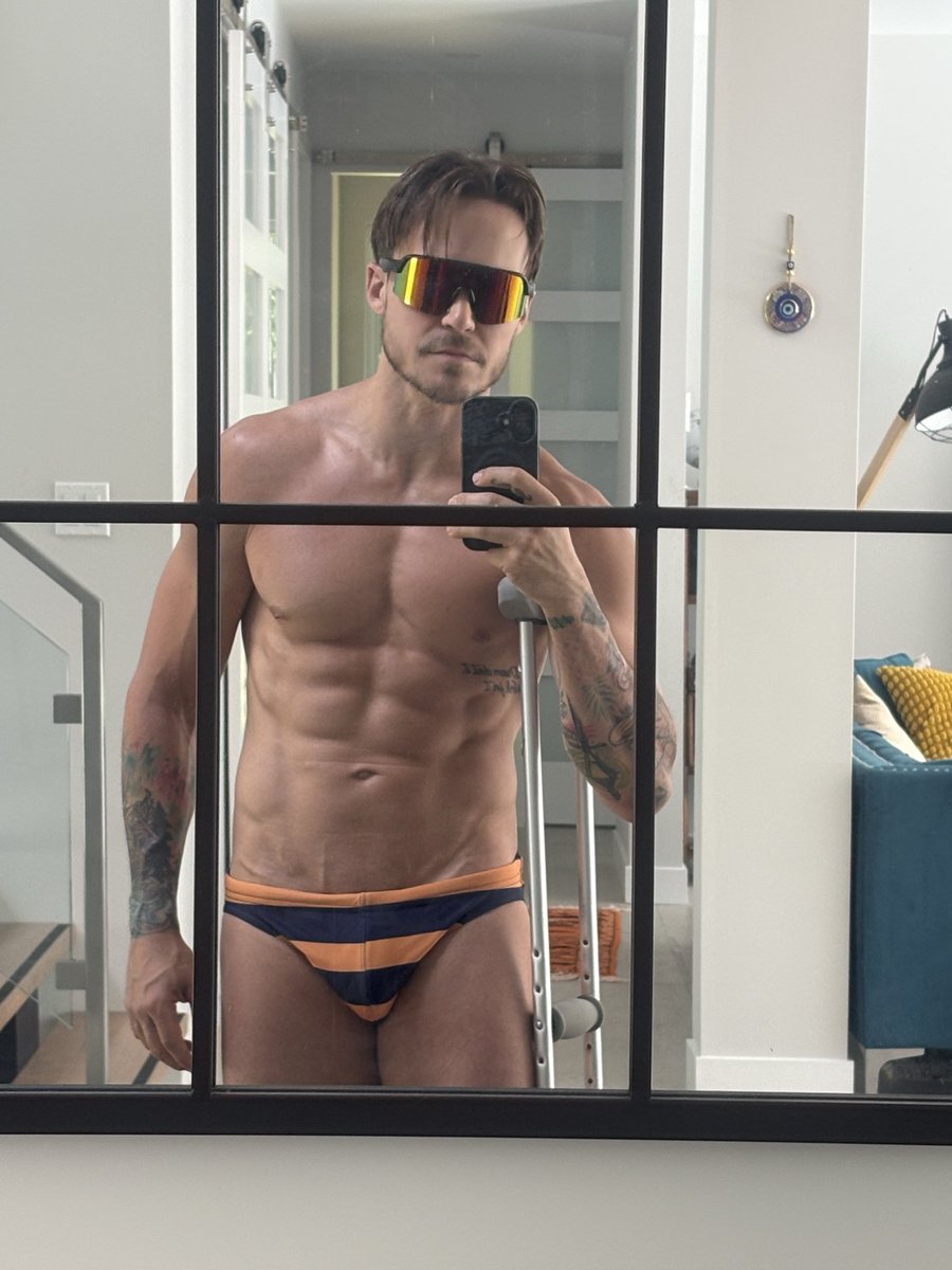 BoudreauMarco2's tweet photo. POOL DAY! https://t.co/JawZedEekJ