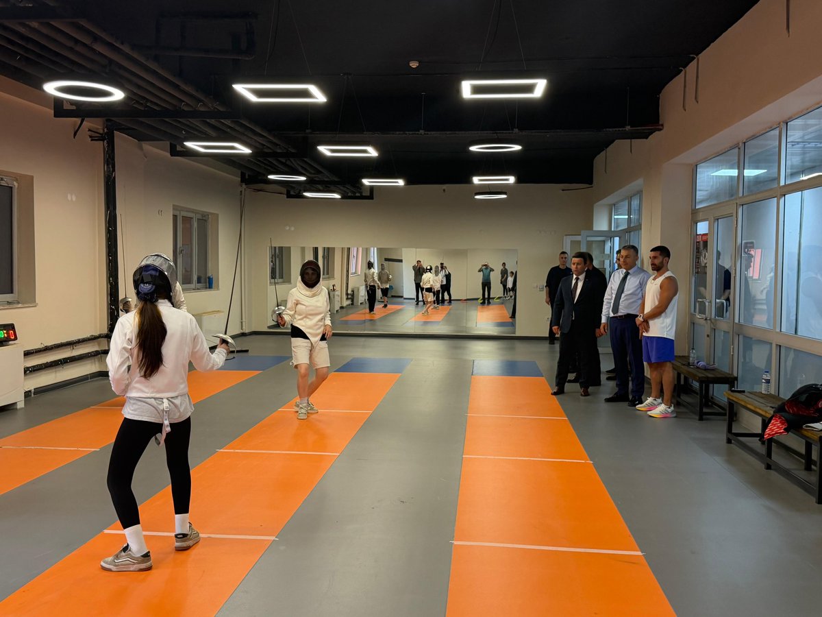 yomragovtr's tweet photo. Kaymakamımız Sayın Oğuzhan Ocak yaz spor okullarının çocukların fiziksel, zihinsel ve sosyal gelişimlerine önemli katkılar sunduğunu belirterek, gençlerin sporla iç içe yetişmesi adına yürütülen çalışmalara destek vermeye devam edeceklerini ifade etti. https://t.co/nuB9zKm8Lx