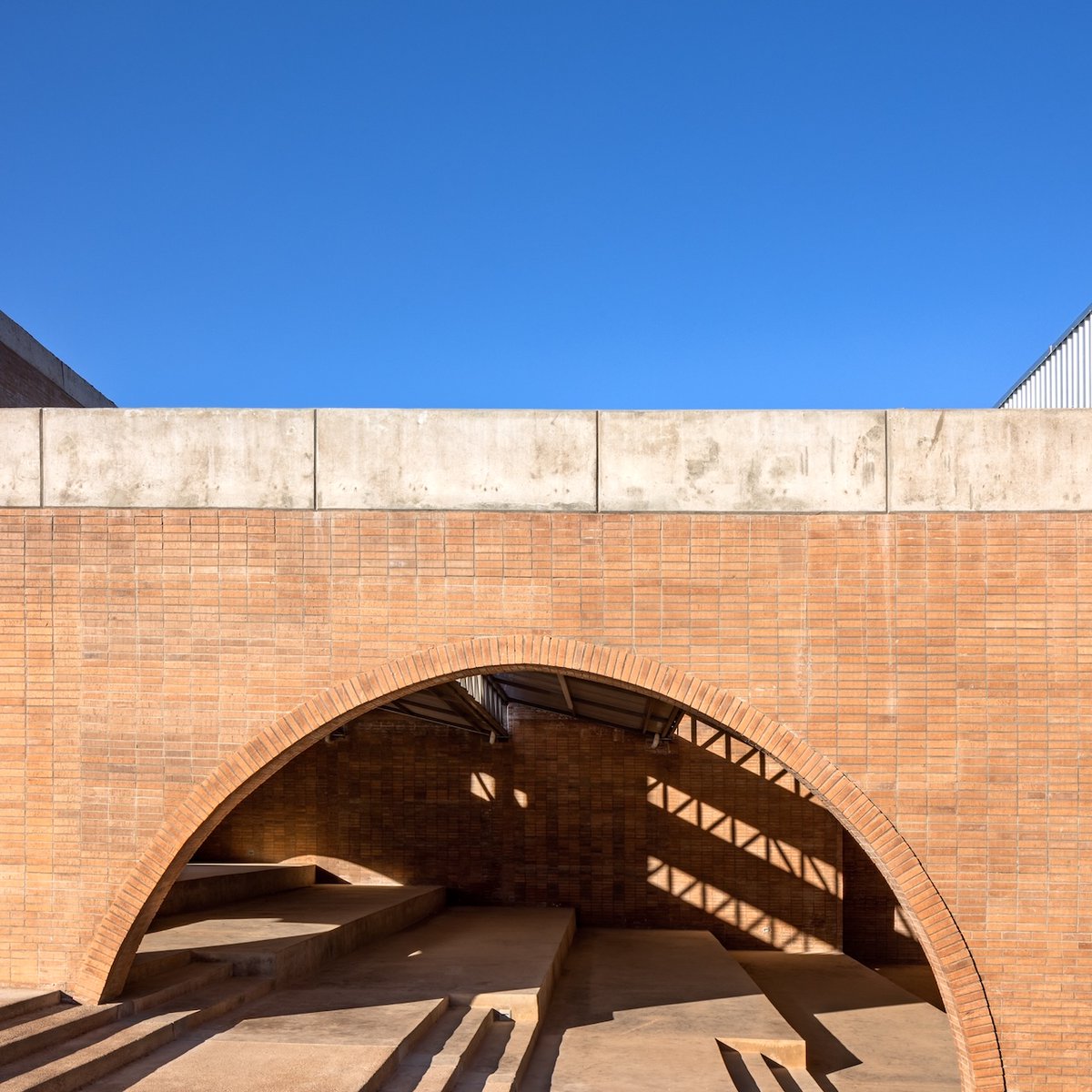Architizer's tweet photo. #ProjectOfTheDay: Community Development Center by Fernanda Canales
Organized around patios and terraces, this brick community center creates spaces for quiet daily use as well as large public events.
📍Mexico
Details: https://t.co/eTqOz3RIwt https://t.co/zJ4yi8LZev