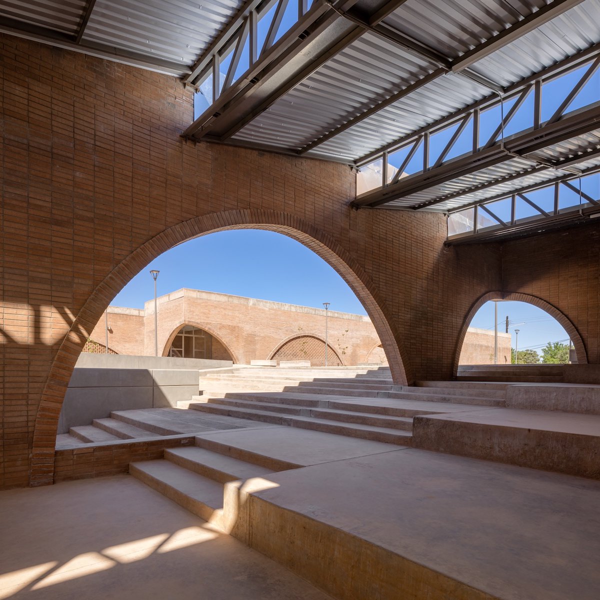Architizer's tweet photo. #ProjectOfTheDay: Community Development Center by Fernanda Canales
Organized around patios and terraces, this brick community center creates spaces for quiet daily use as well as large public events.
📍Mexico
Details: https://t.co/eTqOz3RIwt https://t.co/zJ4yi8LZev