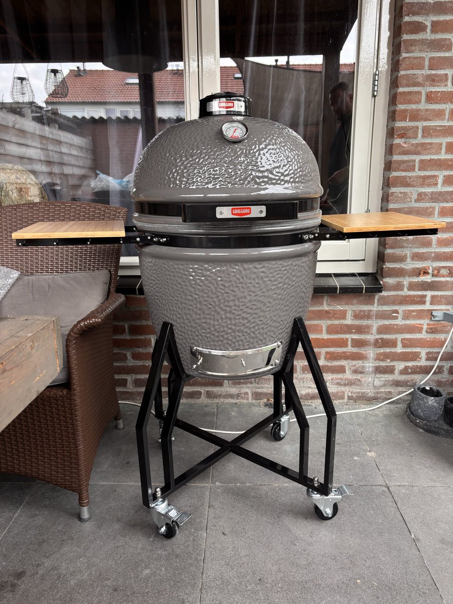 deess_x's tweet photo. Lekker gewinkeld in nijmegen vanochtend nu lekker buiten genieten en vanavond lekker de bbq aan met zijn alle https://t.co/YiUzYcawX8