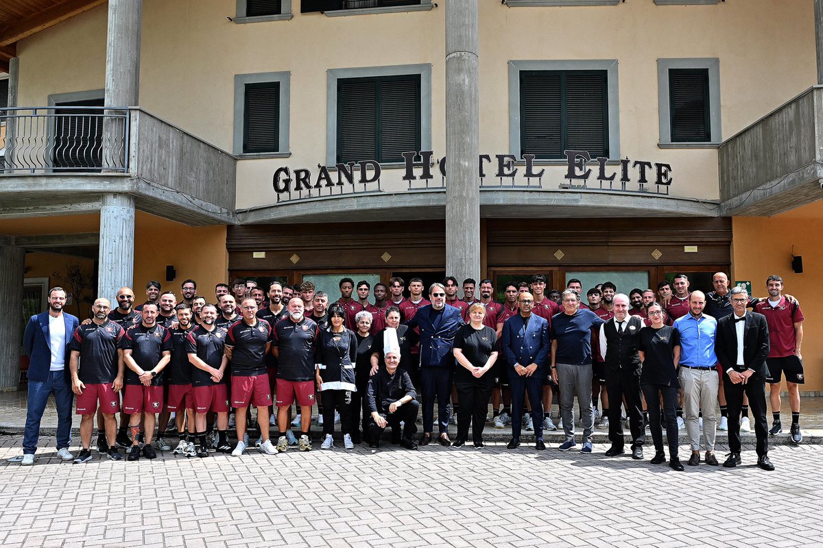 OfficialUSS1919's tweet photo. Termina qui la prima fase della nostra preparazione estiva a Cascia. 🔚
Grazie per l’ospitalità, Grand Hotel Elite! 🤝🇱🇻
#cascia #avantibersagliera #salernitana #unitisivince https://t.co/Ky051Vr22j