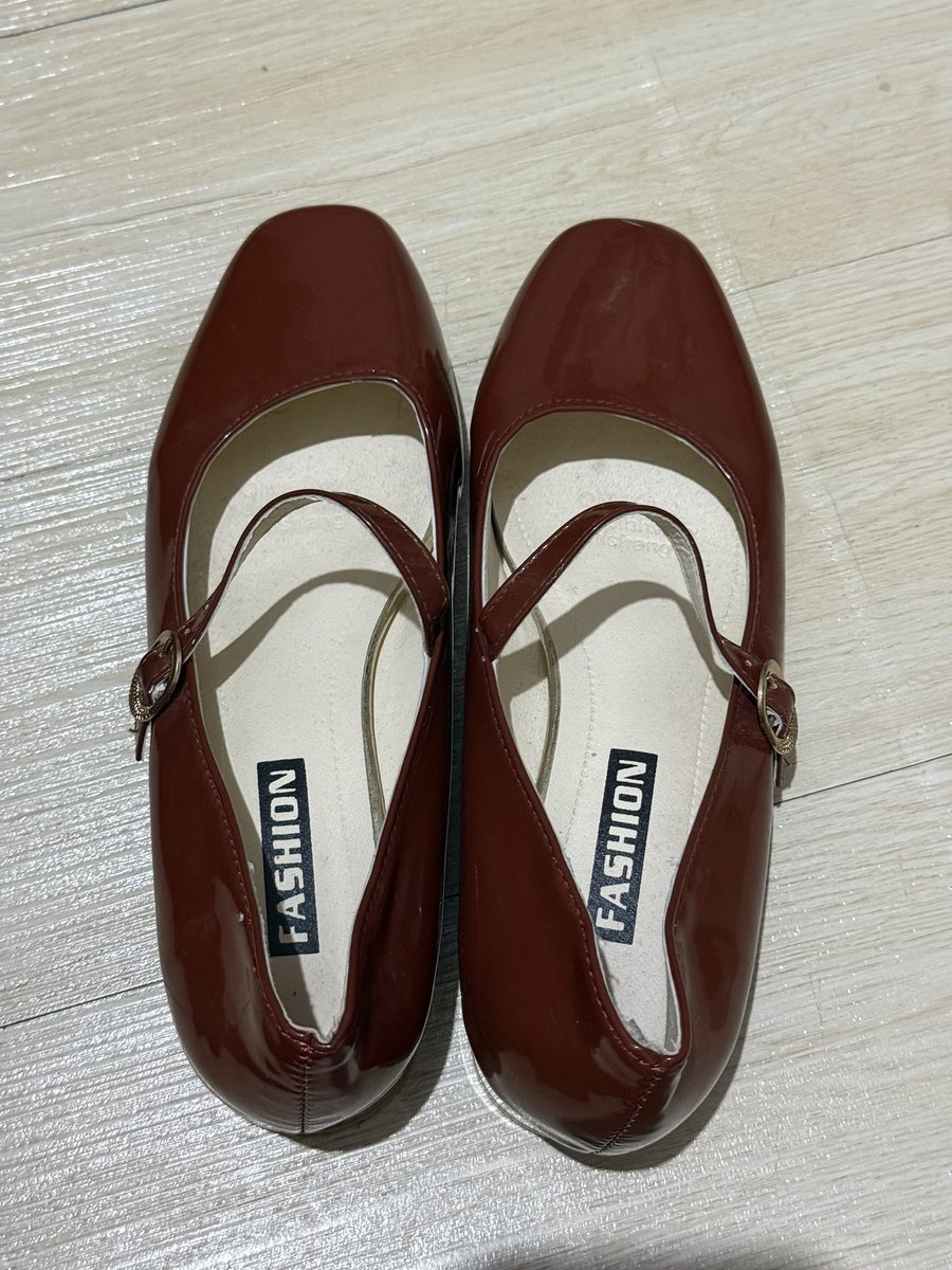 umoumoqko's tweet photo. เท้า 38-39 ใส่ได้นะ 
🤎 100 รวมส่ง

#ส่งต่อรองเท้า #ส่งต่อ #ส่งต่อเสื้อผ้า https://t.co/zZe6BaWHpj