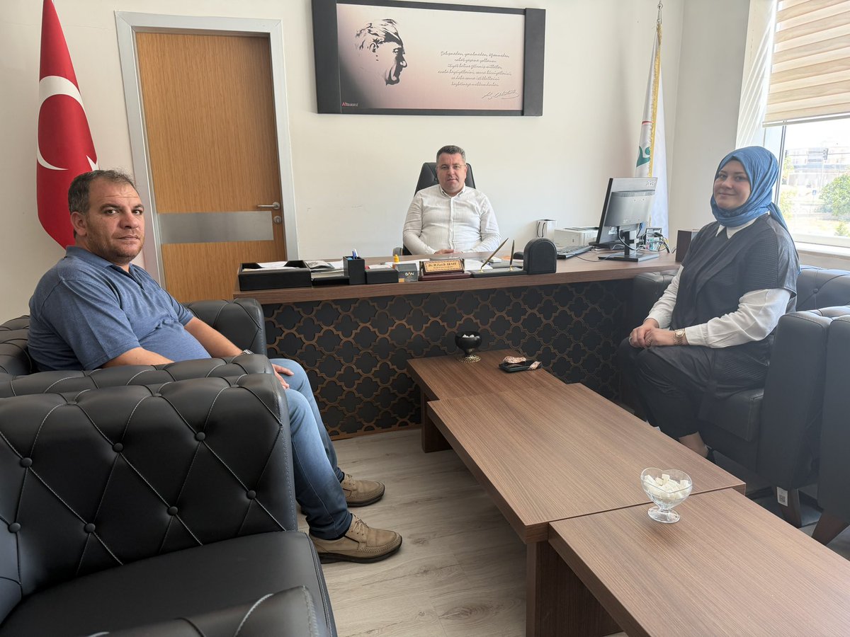 Bozovaism's tweet photo. Akçakale İlçemize Aile Hekimi olarak atanan İlçe Sağlık Müdürümüz Dr. Merva TEMİROĞLU veda ziyaretleri kapsamında İlçe Devlet Hastanesi Başhekimi Uzm. Dr. M.Fatih AKSOY’u ziyaret ettiler.
@merva_nimetoglu @ErhanBerkDR @drmemisoglu https://t.co/BtUairRGGT