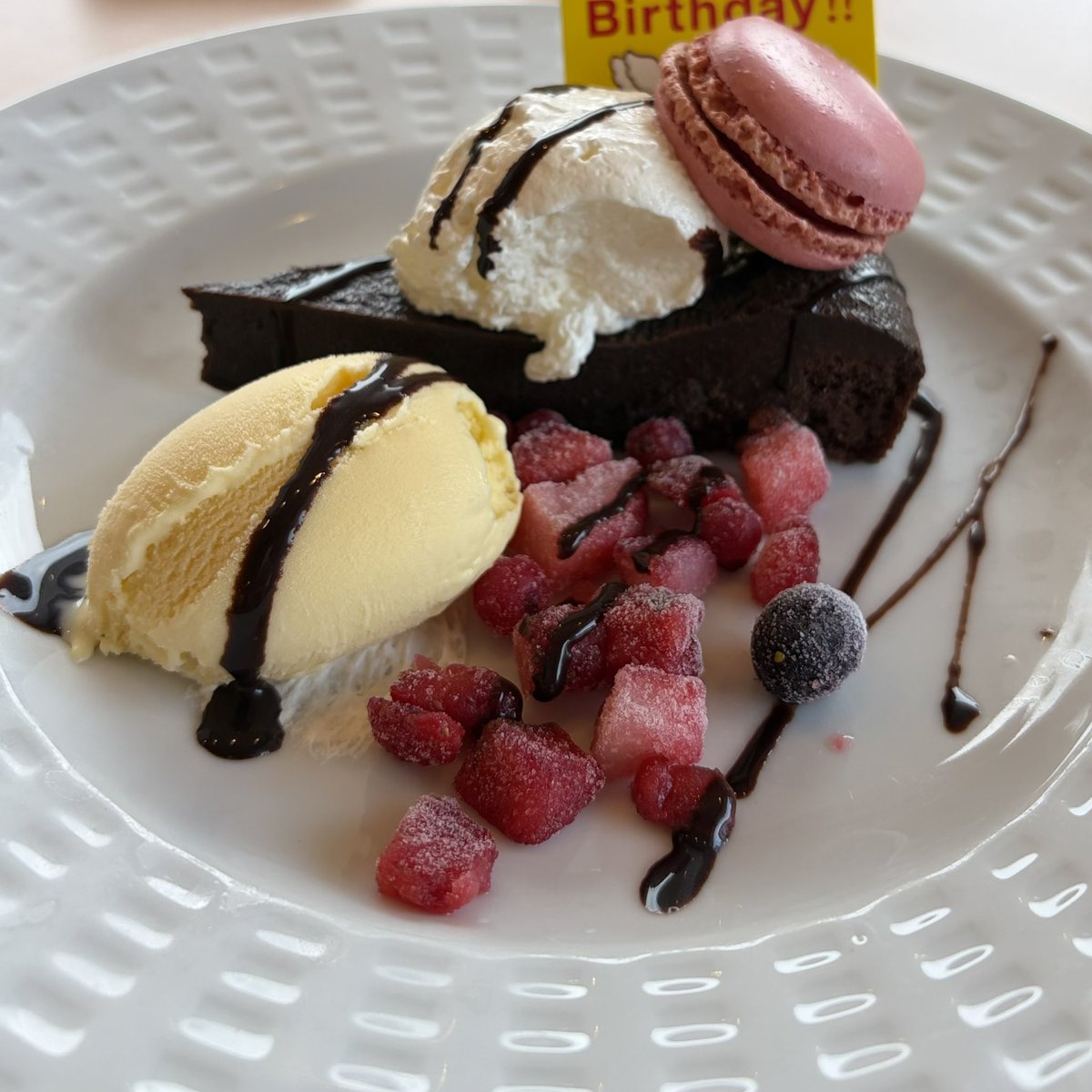 tomo4mini's tweet photo. 涼しいお店で、美味しい😋スィーツ、美味しかった

#ココス
#ココススィーツ https://t.co/PMTnXGlA8E