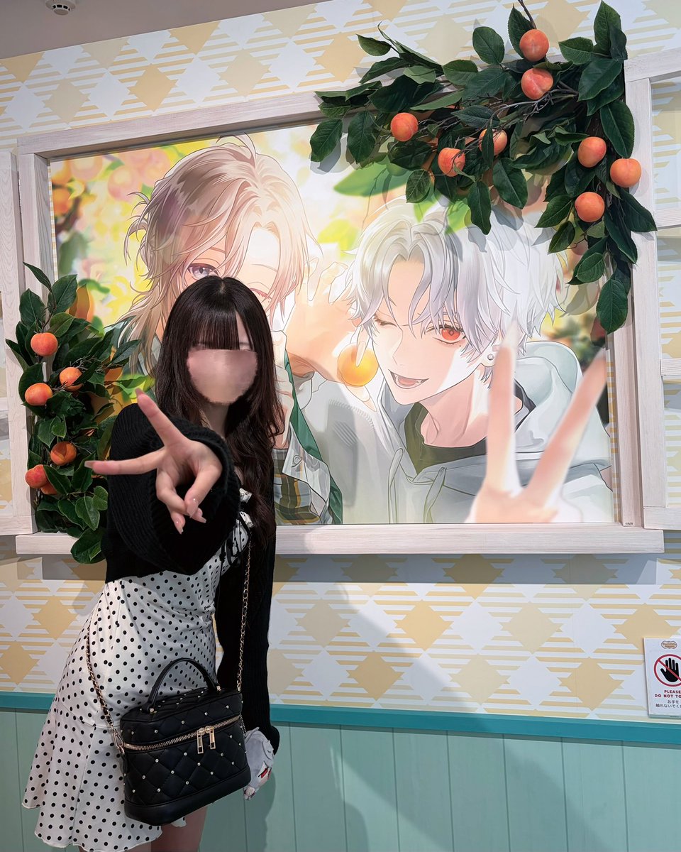 s2nyaii's tweet photo. 行ってきたよｰ!!
かなかな隠しちゃってた> < ՞
#ChroNoiR8周年POPUP https://t.co/CvjGcFmELE
