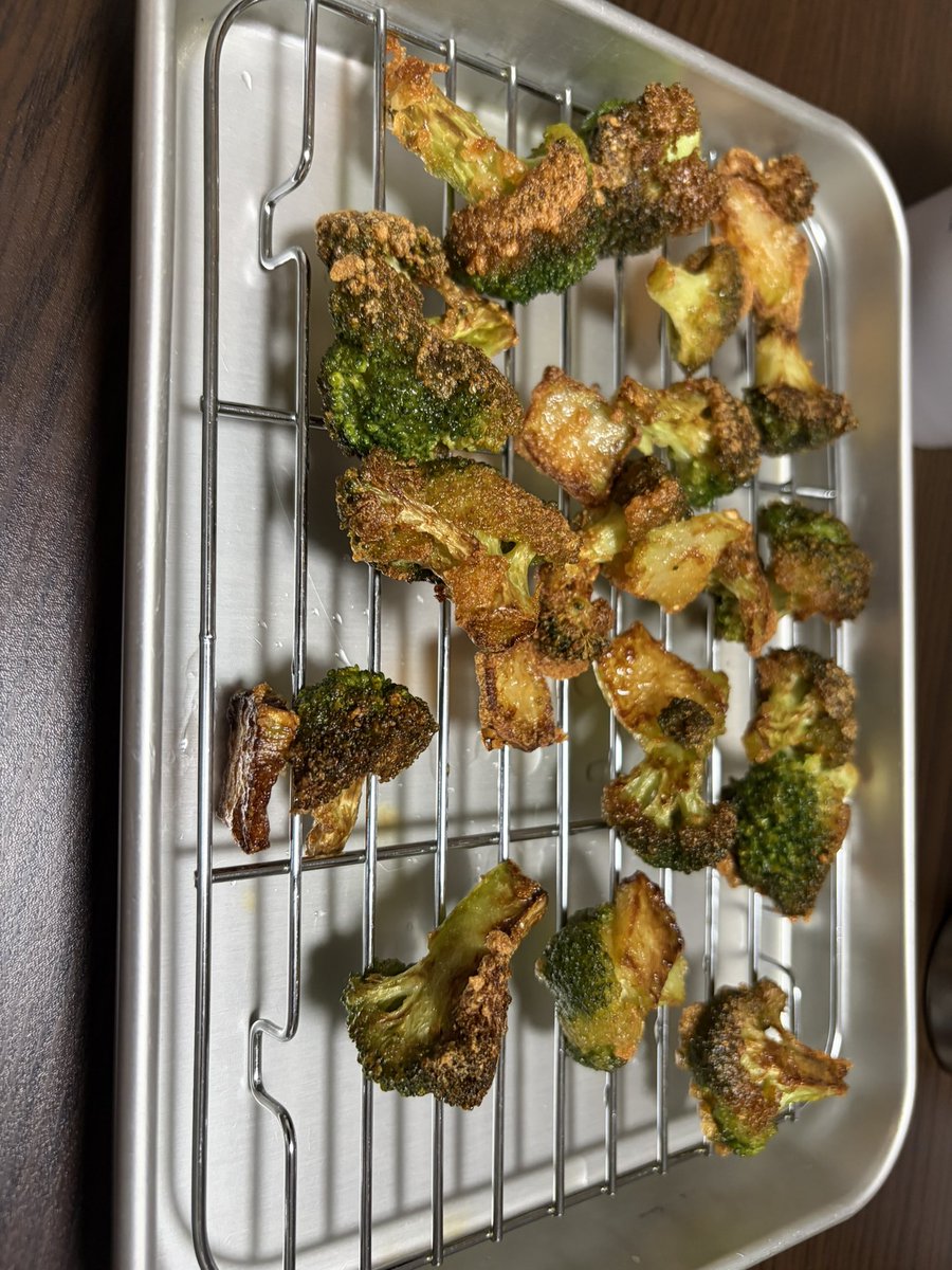 inzirou's tweet photo. ブロッコリーの唐揚げ美味しいよ https://t.co/EGhC1WVKlv