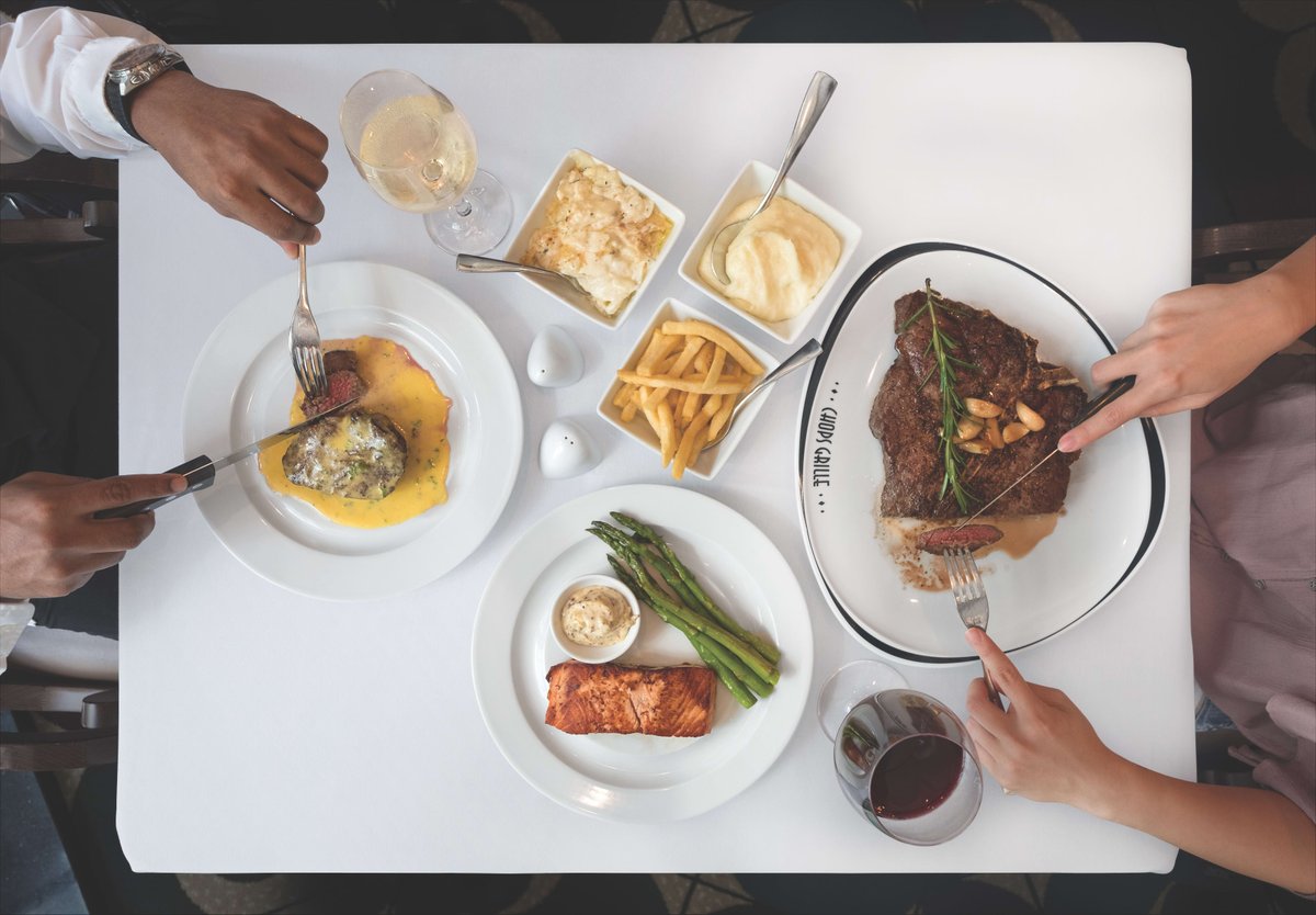DaisyBTravel's tweet photo. Ready to elevate your dining experience at Chops Grille? 🍽️ 🥩 Dive into hand-cut steaks that redefine classic American cuisine, paired with mouth-watering sides and decadent desserts! Contact me to book Royal Caribbean for a culinary journey for your taste buds! #RoyalCaribbean https://t.co/DpFlyK1JO7