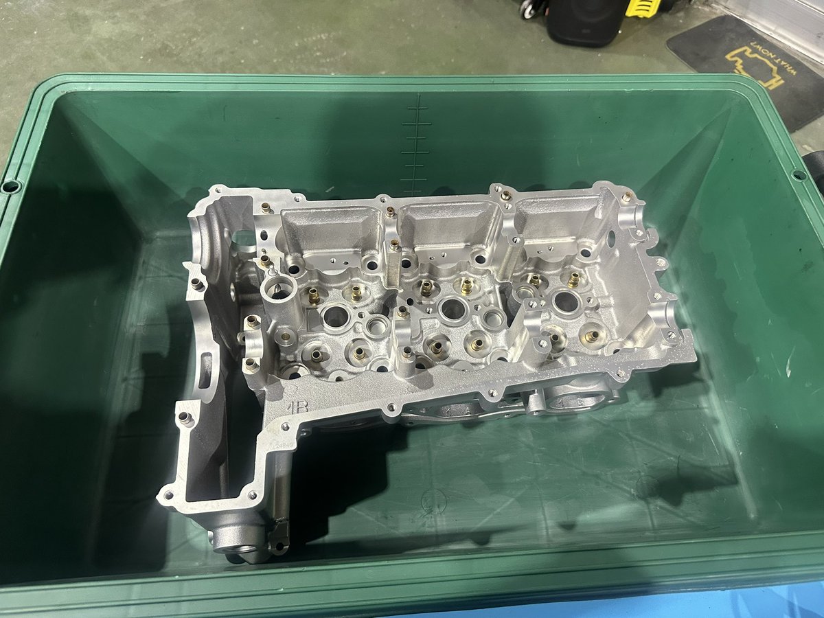 shohei_candy's tweet photo. 997カレラS 3.8L
エンジンオーバーホール
最低限の依頼だけど手は抜きませんよ!!!🫡
#undergroundgarage
@Underground_R7
#porsche
#porsche997
#Porsche911 https://t.co/Brivf0TkAK