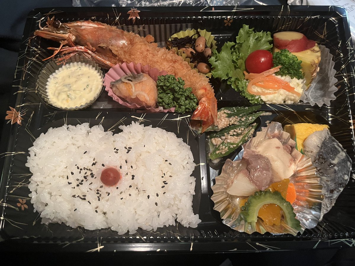 Now1105's tweet photo. 二日連続の役得 https://t.co/J3uxmMyjVf