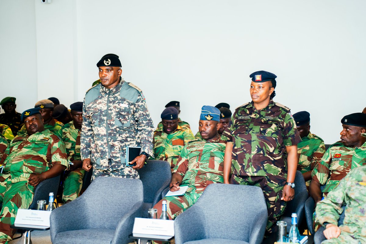 Cooperation_RW's tweet photo. 🇿🇼 🇷🇼 Rwanda Cooperation, in collaboration with the @RwandaMoD, is honored to receive a delegation from the Zimbabwe Staff College Joint Command and Staff Course 39.  

Composed of senior military officers and directing staff, the delegation's study tour is focused on analysing Rwanda’s socio-economic transformation, security infrastructure, and foreign policy frameworks.  

Throughout their tour, the delegation will interact with 
@RwandaMFA, @RwandaTrade, @RwandaFinance, @RDBrwanda, REMCO, and the RDF Command and Staff College to explore defence welfare schemes, economic governance, industrial innovation, and institutional capacity building. 

#RwandaWorks
#RwandaIsOpen