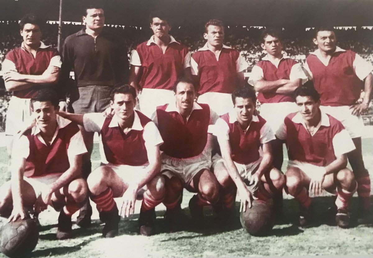 eldoctorpelaez's tweet photo. Falleció en Bogotá, Hernando “mono” Tovar. Campeón con Santa Fe en 1960 y con Selección Colombia a Mundial de Chile 1962. Arriba izq/de: Silva, Bevilaqua, Milne, Hernando Tovar, Aponte, Rodriguez.Abajo izq/de: Campana, Resnik, Panzutto, Perazzo y “zipa”González.Paz para él https://t.co/HXc4Fs6qQk