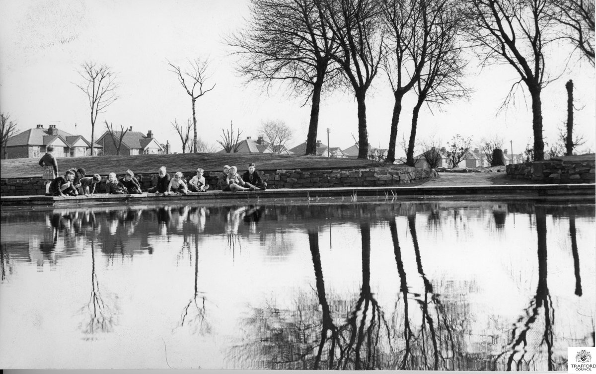 TraffordArchive's tweet photo. Image of the Week
Trees and children reflected in the water at Davyhulme Park pond in April 1963.
Image courtesy of the Stretford and Urmston Journal
#davyhulme #davyhulmepark #urmston #flixton #pond #springtime #locahistory #photograph https://t.co/amOV6fTZgj
