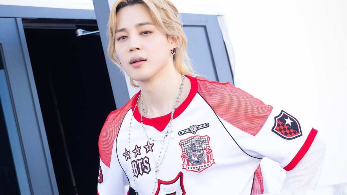 SKPopCulture's tweet photo. "JIMIN IMPACT IS CRAZY!" - Fans erupt as BTS star's custom FIFA World Cup halftime jersey sells for $110,000, topping the charity auction https://t.co/XE5zwVTo1p https://t.co/PMwVjMUg0E
