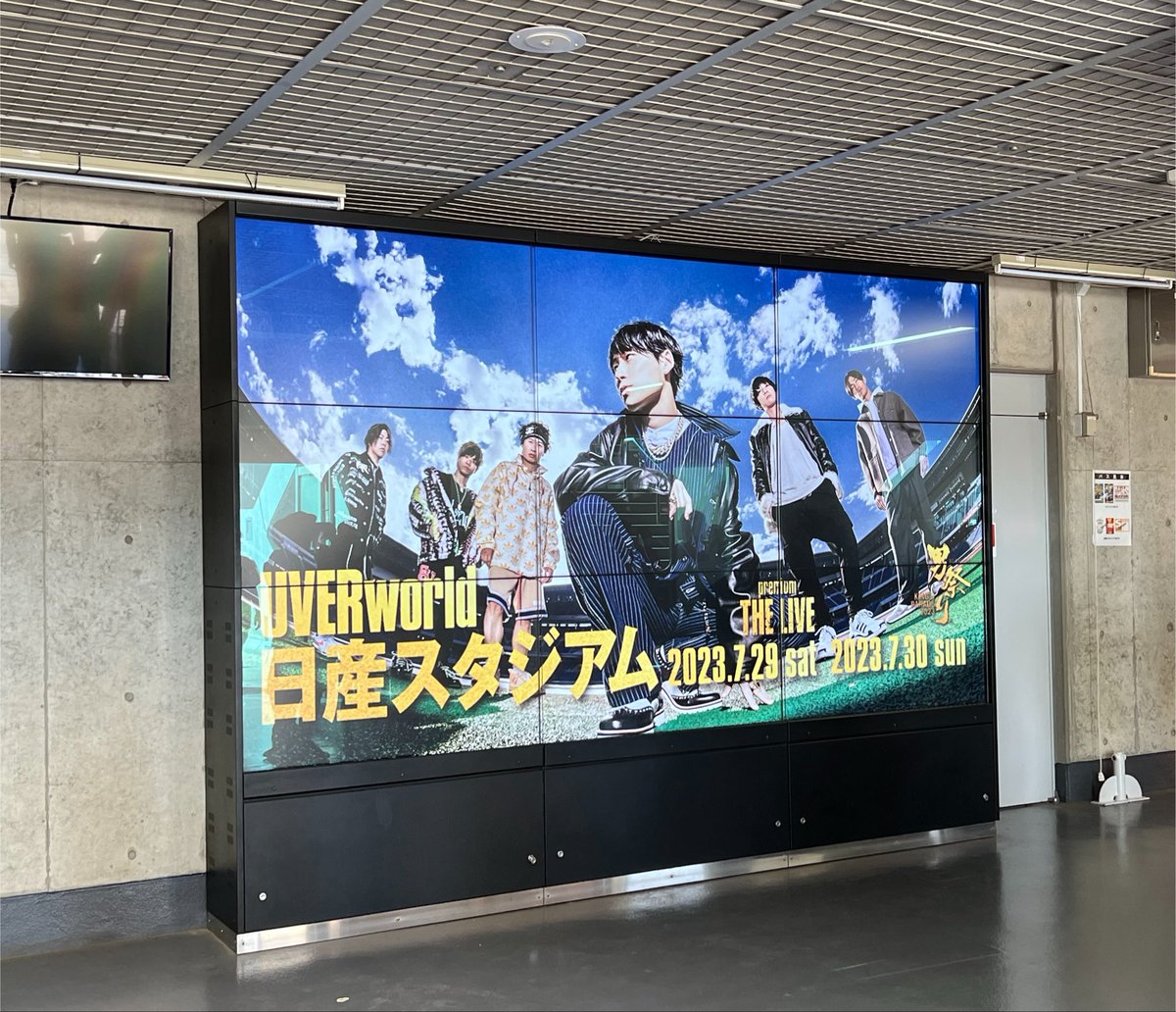 TomosannCrew's tweet photo. やっぱりさ、隣の人の汗がどうだとか、肩勝手に触れちゃうのまずいよな。とか一切気にせず馬鹿ばっかで最後に肩組んでモンピしたいよな https://t.co/hLWYx2IfAf